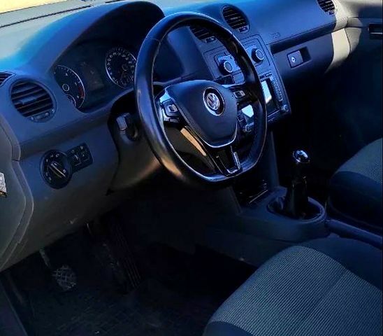 Білий Фольксваген Кадді, об'ємом двигуна 2 л та пробігом 220 тис. км за 11000 $, фото 3 на Automoto.ua