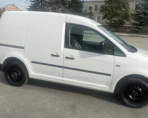 Білий Фольксваген Кадді, об'ємом двигуна 1.6 л та пробігом 240 тис. км за 5999 $, фото 4 на Automoto.ua