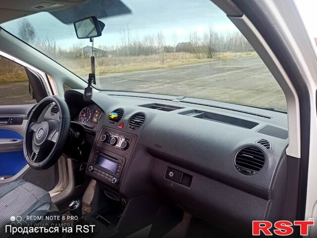 Белый Фольксваген Кадди, объемом двигателя 1.2 л и пробегом 315 тыс. км за 7800 $, фото 4 на Automoto.ua