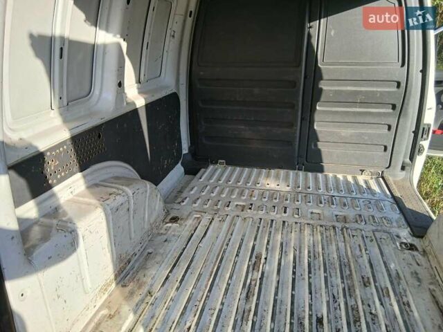 Белый Фольксваген Кадди, объемом двигателя 1.2 л и пробегом 221 тыс. км за 6300 $, фото 6 на Automoto.ua