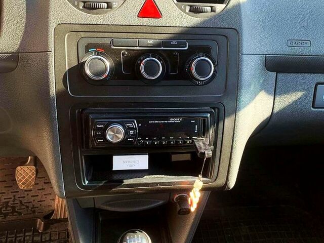 Білий Фольксваген Кадді, об'ємом двигуна 1.2 л та пробігом 301 тис. км за 5700 $, фото 9 на Automoto.ua