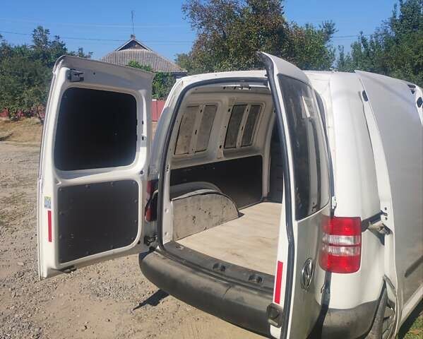 Белый Фольксваген Кадди, объемом двигателя 1.2 л и пробегом 200 тыс. км за 6900 $, фото 4 на Automoto.ua