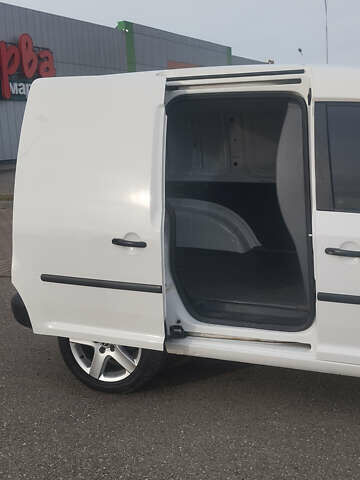 Білий Фольксваген Кадді, об'ємом двигуна 1.6 л та пробігом 398 тис. км за 8300 $, фото 7 на Automoto.ua