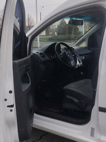 Білий Фольксваген Кадді, об'ємом двигуна 1.6 л та пробігом 398 тис. км за 8300 $, фото 12 на Automoto.ua