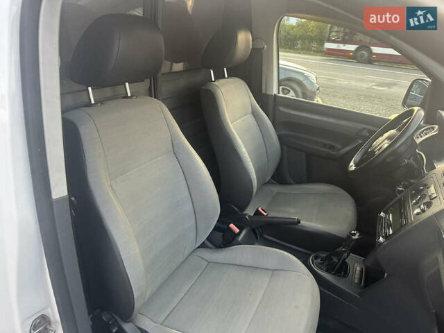 Білий Фольксваген Кадді, об'ємом двигуна 1.6 л та пробігом 206 тис. км за 5950 $, фото 20 на Automoto.ua