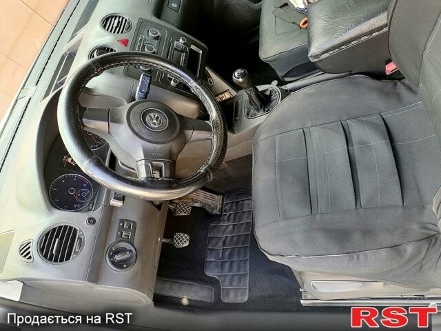 Фольксваген Кадди 2014 в Киеве на Automoto.ua Белый Фольксваген Кадди, объемом двигателя 1.6 л и пробегом 300 тыс. км за 10800 $, фото 8 на Automoto.ua