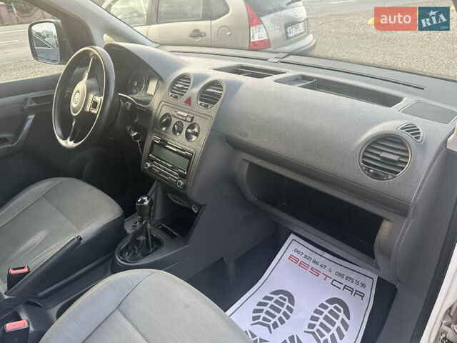 Білий Фольксваген Кадді, об'ємом двигуна 1.6 л та пробігом 206 тис. км за 5950 $, фото 19 на Automoto.ua