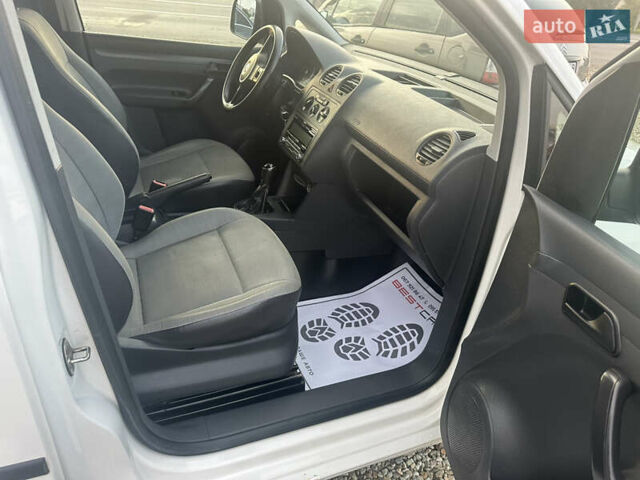 Білий Фольксваген Кадді, об'ємом двигуна 1.6 л та пробігом 206 тис. км за 5950 $, фото 18 на Automoto.ua