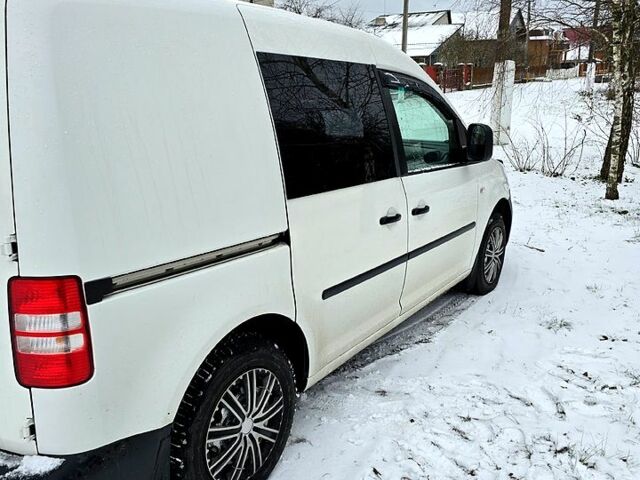 Білий Фольксваген Кадді, об'ємом двигуна 1.6 л та пробігом 303 тис. км за 7700 $, фото 1 на Automoto.ua