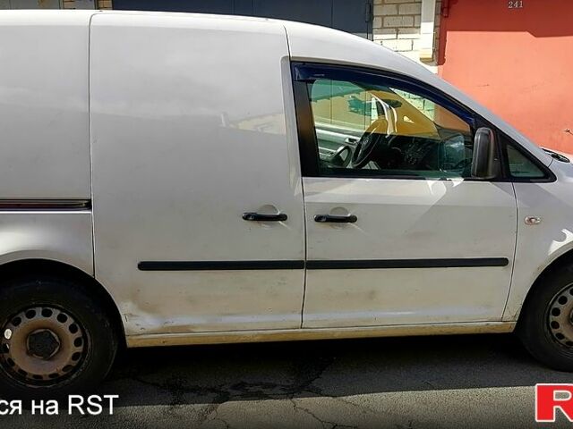 Фольксваген Кадди 2014 в Киеве на Automoto.ua Белый Фольксваген Кадди, объемом двигателя 1.6 л и пробегом 300 тыс. км за 10800 $, фото 2 на Automoto.ua