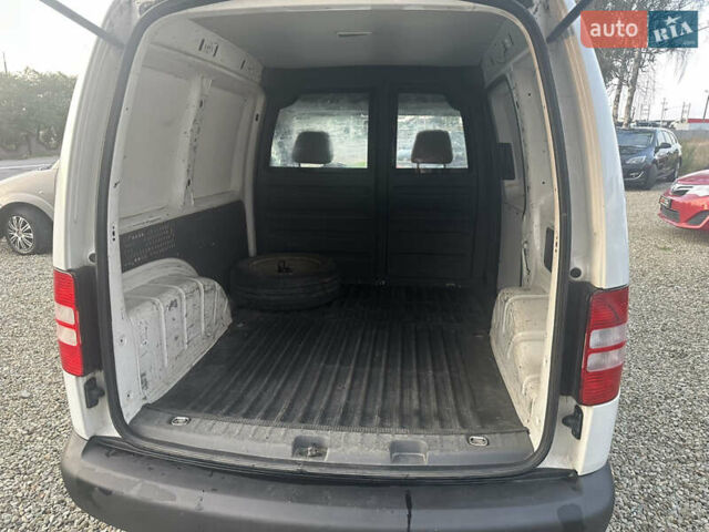 Білий Фольксваген Кадді, об'ємом двигуна 1.6 л та пробігом 206 тис. км за 5950 $, фото 16 на Automoto.ua