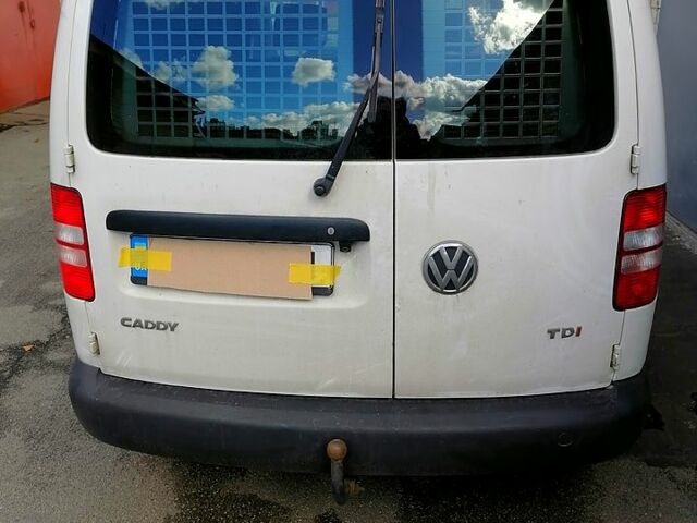 Фольксваген Кадди 2014 в Киеве на Automoto.ua Белый Фольксваген Кадди, объемом двигателя 1.6 л и пробегом 300 тыс. км за 10800 $, фото 11 на Automoto.ua