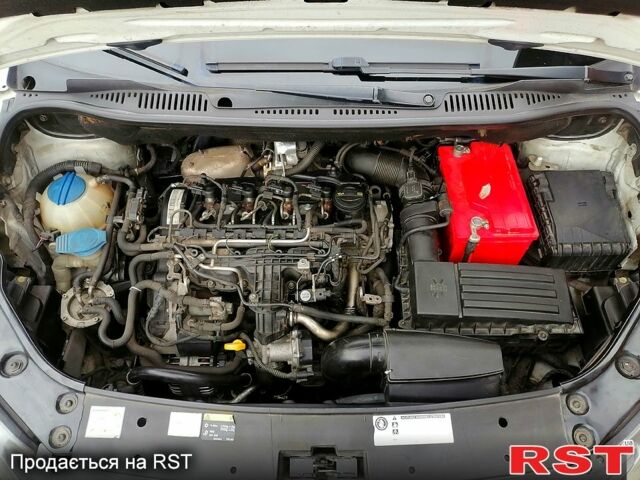 Фольксваген Кадди 2014 в Киеве на Automoto.ua Белый Фольксваген Кадди, объемом двигателя 1.6 л и пробегом 300 тыс. км за 10800 $, фото 12 на Automoto.ua