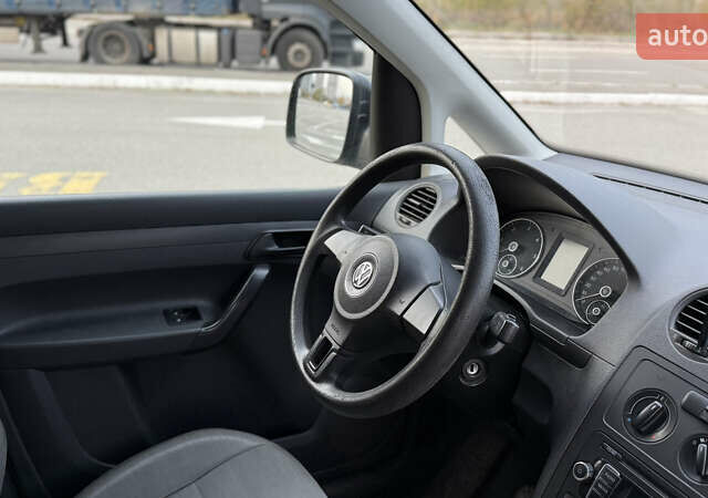 Белый Фольксваген Кадди, объемом двигателя 1.6 л и пробегом 230 тыс. км за 8000 $, фото 11 на Automoto.ua