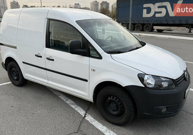Белый Фольксваген Кадди, объемом двигателя 1.6 л и пробегом 230 тыс. км за 8000 $, фото 7 на Automoto.ua
