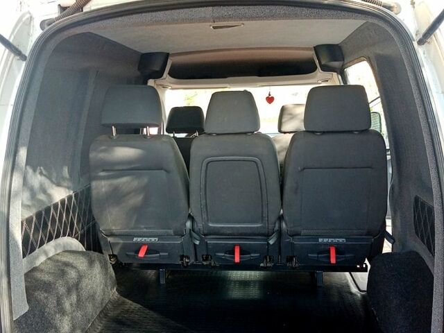 Белый Фольксваген Кадди, объемом двигателя 1.6 л и пробегом 220 тыс. км за 9000 $, фото 5 на Automoto.ua