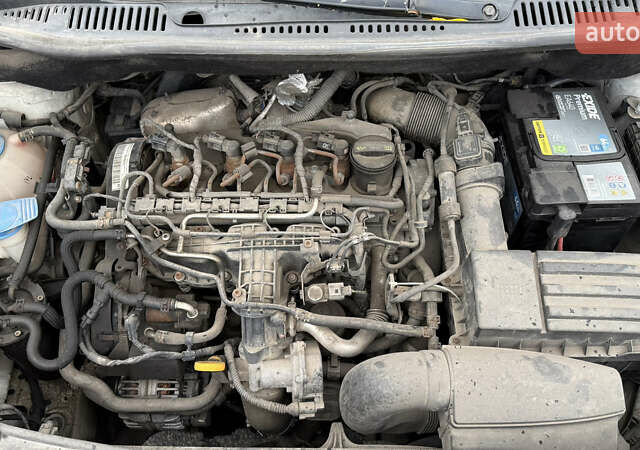 Белый Фольксваген Кадди, объемом двигателя 1.6 л и пробегом 230 тыс. км за 8000 $, фото 27 на Automoto.ua