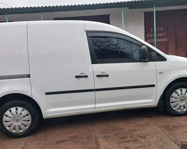 Белый Фольксваген Кадди, объемом двигателя 1.97 л и пробегом 114 тыс. км за 11900 $, фото 4 на Automoto.ua