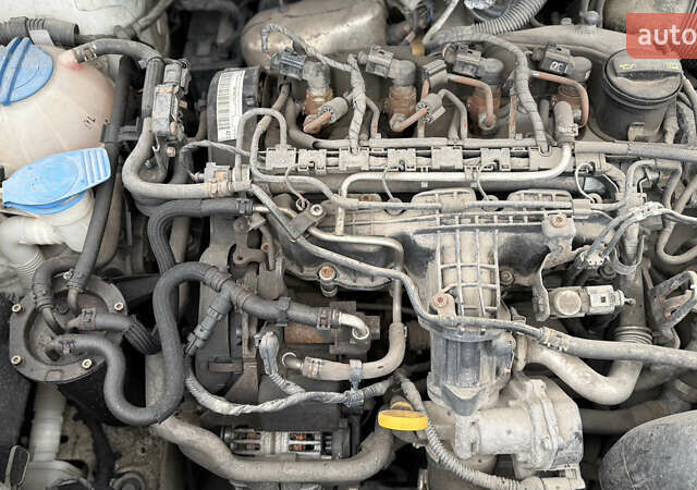 Белый Фольксваген Кадди, объемом двигателя 1.6 л и пробегом 230 тыс. км за 8000 $, фото 28 на Automoto.ua