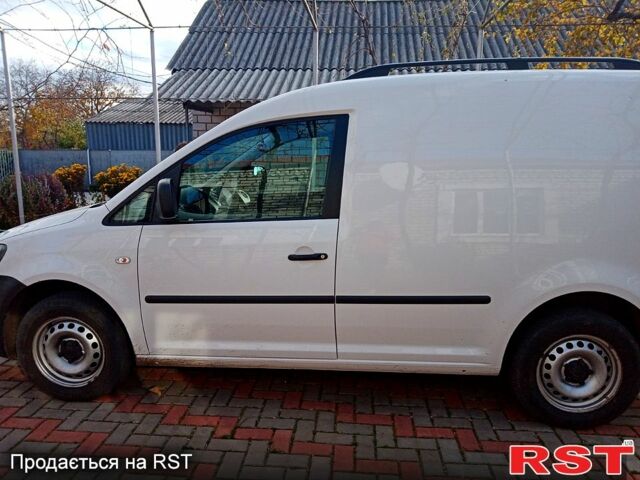 Белый Фольксваген Кадди, объемом двигателя 1.6 л и пробегом 220 тыс. км за 9000 $, фото 1 на Automoto.ua