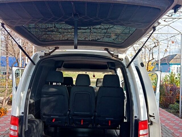 Белый Фольксваген Кадди, объемом двигателя 1.6 л и пробегом 220 тыс. км за 9000 $, фото 6 на Automoto.ua