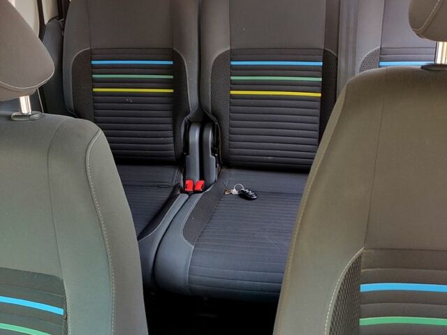 Белый Фольксваген Кадди, объемом двигателя 1.6 л и пробегом 124 тыс. км за 12000 $, фото 4 на Automoto.ua