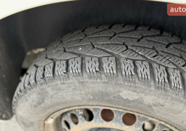 Белый Фольксваген Кадди, объемом двигателя 1.6 л и пробегом 230 тыс. км за 8000 $, фото 21 на Automoto.ua