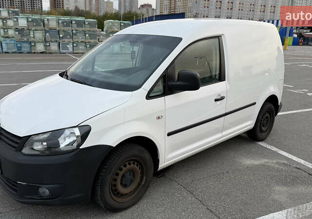 Белый Фольксваген Кадди, объемом двигателя 1.6 л и пробегом 230 тыс. км за 8000 $, фото 1 на Automoto.ua