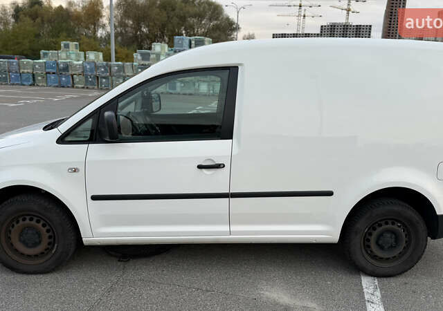 Белый Фольксваген Кадди, объемом двигателя 1.6 л и пробегом 230 тыс. км за 8000 $, фото 2 на Automoto.ua