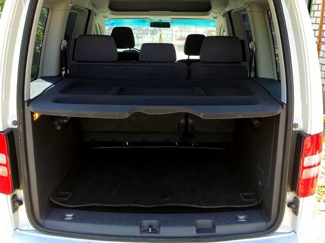 Белый Фольксваген Кадди, объемом двигателя 1.6 л и пробегом 124 тыс. км за 12000 $, фото 5 на Automoto.ua