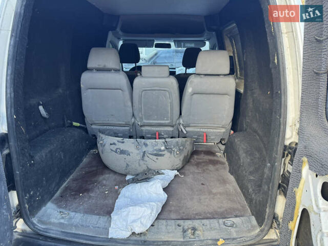 Белый Фольксваген Кадди, объемом двигателя 1.97 л и пробегом 318 тыс. км за 6999 $, фото 4 на Automoto.ua