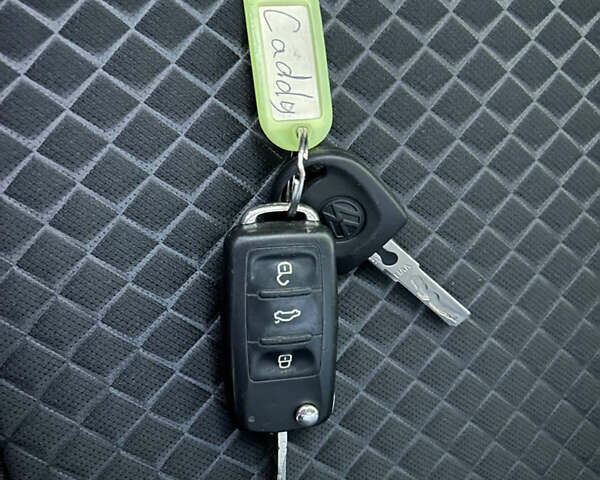 Белый Фольксваген Кадди, объемом двигателя 1.97 л и пробегом 108 тыс. км за 15300 $, фото 37 на Automoto.ua