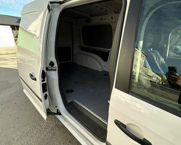 Белый Фольксваген Кадди, объемом двигателя 1.97 л и пробегом 108 тыс. км за 15300 $, фото 24 на Automoto.ua