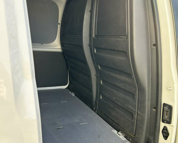 Белый Фольксваген Кадди, объемом двигателя 1.97 л и пробегом 108 тыс. км за 15300 $, фото 23 на Automoto.ua