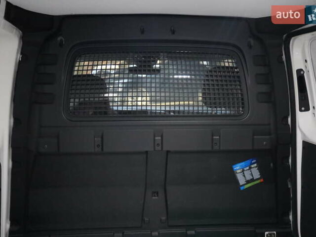 Белый Фольксваген Кадди, объемом двигателя 1.97 л и пробегом 67 тыс. км за 19900 $, фото 28 на Automoto.ua