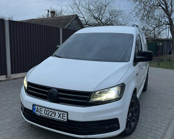 Белый Фольксваген Кадди, объемом двигателя 1.97 л и пробегом 132 тыс. км за 11900 $, фото 2 на Automoto.ua