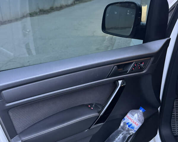 Белый Фольксваген Кадди, объемом двигателя 1.97 л и пробегом 132 тыс. км за 11900 $, фото 14 на Automoto.ua