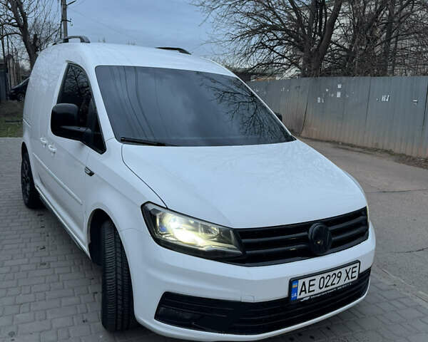 Белый Фольксваген Кадди, объемом двигателя 1.97 л и пробегом 132 тыс. км за 11900 $, фото 4 на Automoto.ua