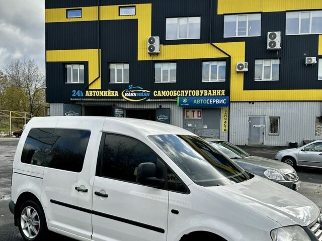 Білий Фольксваген Кадді, об'ємом двигуна 1.6 л та пробігом 295 тис. км за 4200 $, фото 3 на Automoto.ua