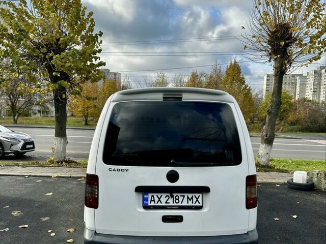 Білий Фольксваген Кадді, об'ємом двигуна 1.6 л та пробігом 295 тис. км за 4200 $, фото 2 на Automoto.ua