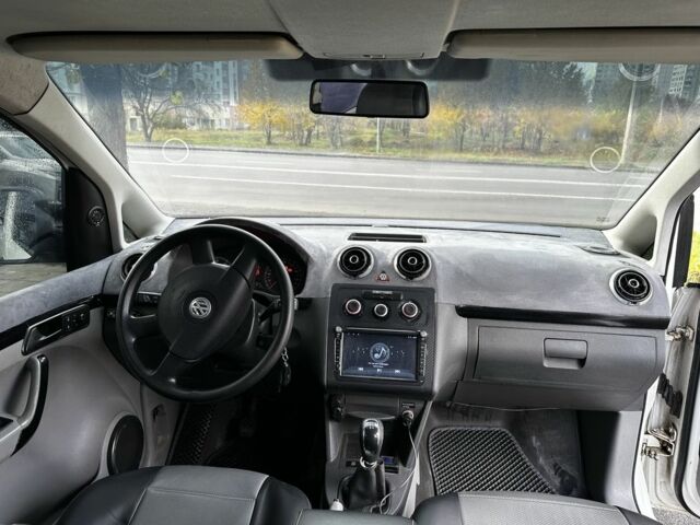 Білий Фольксваген Кадді, об'ємом двигуна 1.6 л та пробігом 295 тис. км за 4200 $, фото 7 на Automoto.ua