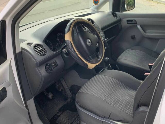 Белый Фольксваген Кадди, объемом двигателя 1.9 л и пробегом 350 тыс. км за 6500 $, фото 4 на Automoto.ua