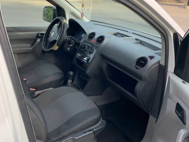 Белый Фольксваген Кадди, объемом двигателя 1.9 л и пробегом 350 тыс. км за 6500 $, фото 5 на Automoto.ua