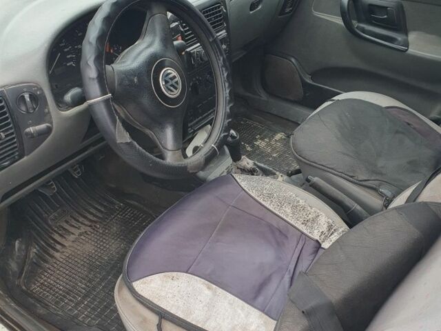 Белый Фольксваген Кадди, объемом двигателя 1.9 л и пробегом 209 тыс. км за 1200 $, фото 5 на Automoto.ua