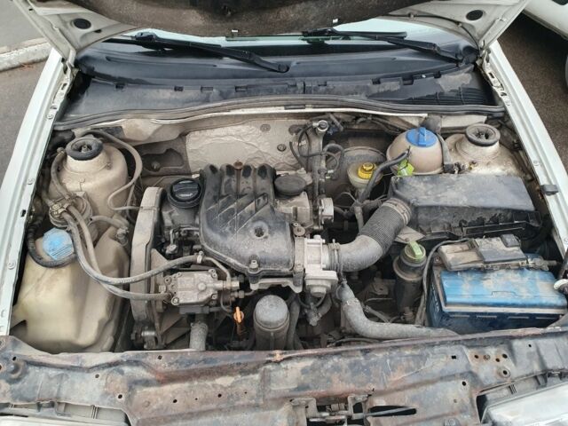 Белый Фольксваген Кадди, объемом двигателя 1.9 л и пробегом 209 тыс. км за 1200 $, фото 7 на Automoto.ua