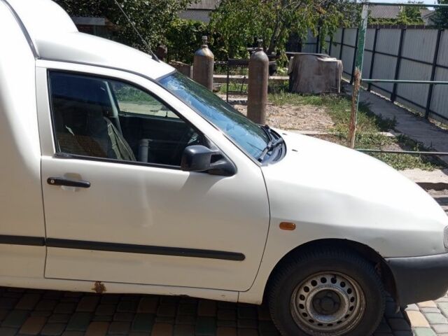 Белый Фольксваген Кадди, объемом двигателя 1.9 л и пробегом 450 тыс. км за 1600 $, фото 2 на Automoto.ua