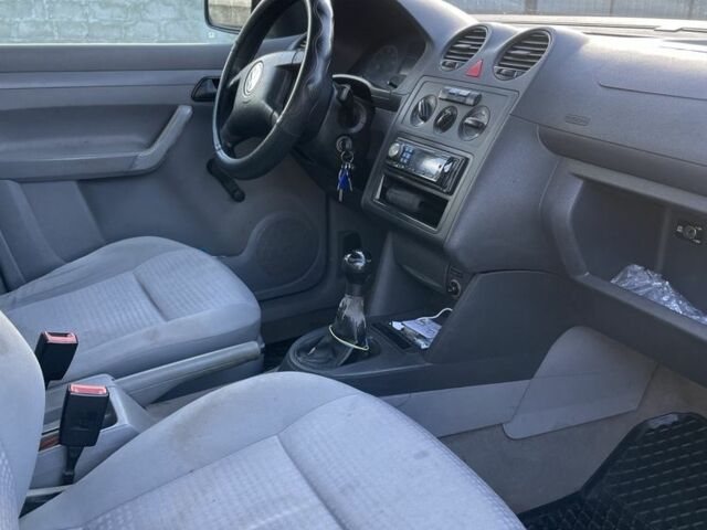 Белый Фольксваген Кадди, объемом двигателя 1.4 л и пробегом 310 тыс. км за 4800 $, фото 4 на Automoto.ua