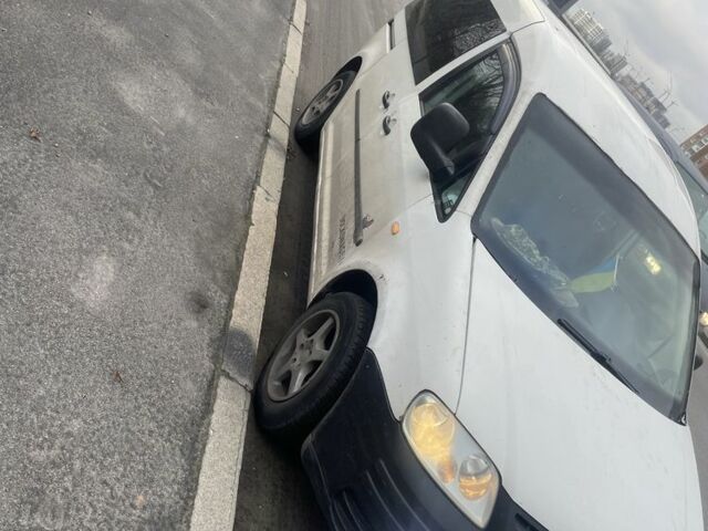 Белый Фольксваген Кадди, объемом двигателя 1.9 л и пробегом 300 тыс. км за 4500 $, фото 1 на Automoto.ua