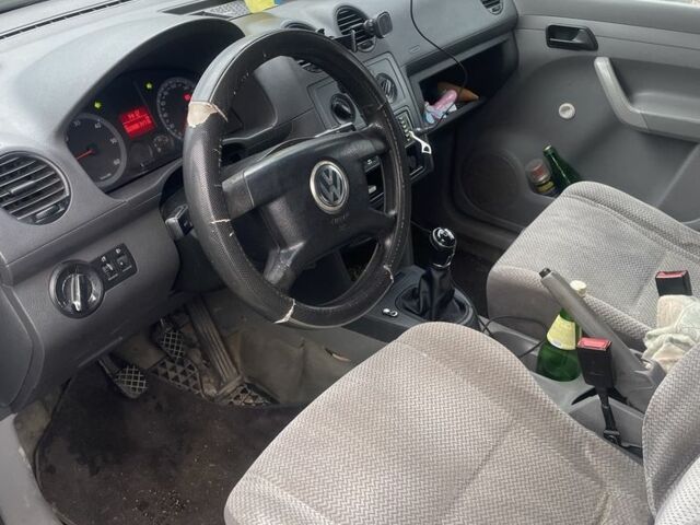 Белый Фольксваген Кадди, объемом двигателя 1.9 л и пробегом 300 тыс. км за 4500 $, фото 6 на Automoto.ua