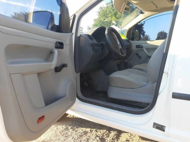 Белый Фольксваген Кадди, объемом двигателя 1.4 л и пробегом 257 тыс. км за 3950 $, фото 6 на Automoto.ua